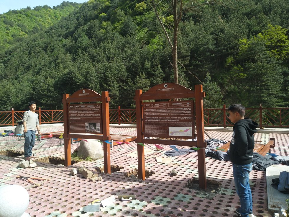 天水景区铝板标识牌阳极氧化工艺全流程解析