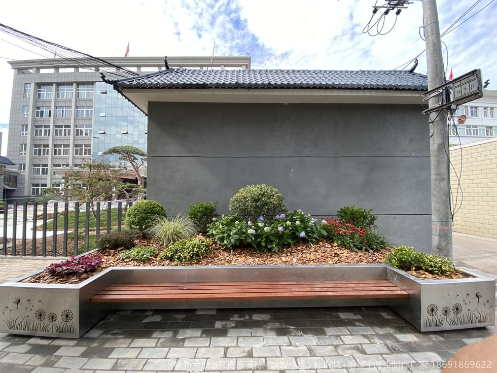 天水景观小品定制价格分析：不锈钢花箱、座