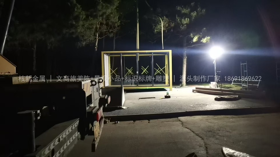 商业街景观小品:街具配置的密度与功能设计