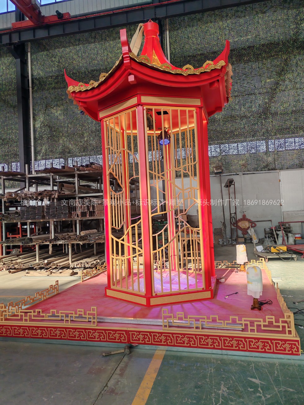 辽宁5A景区仿古演绎舞台六角亭构件在核新金属车间制作