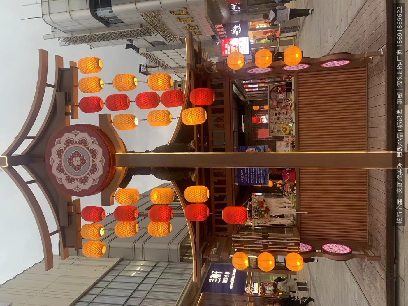 银川凤凰天街不夜城商业街区金属美陈实景