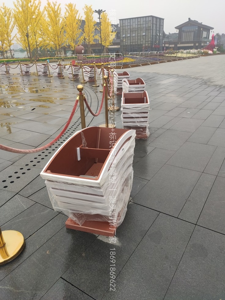 西安花箱护栏与户外隔离设施制作实景
