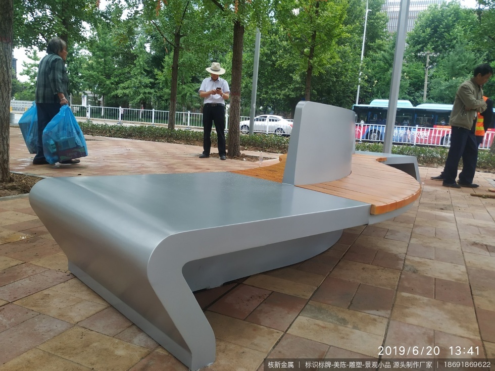 宝鸡市政景观廊架制作安装项目 - 图03 宝鸡市政景观廊架制作安装项目现场实拍图03-项目局部实拍图,可重点参考廊架的工艺细节、边角收口或安装完成度。